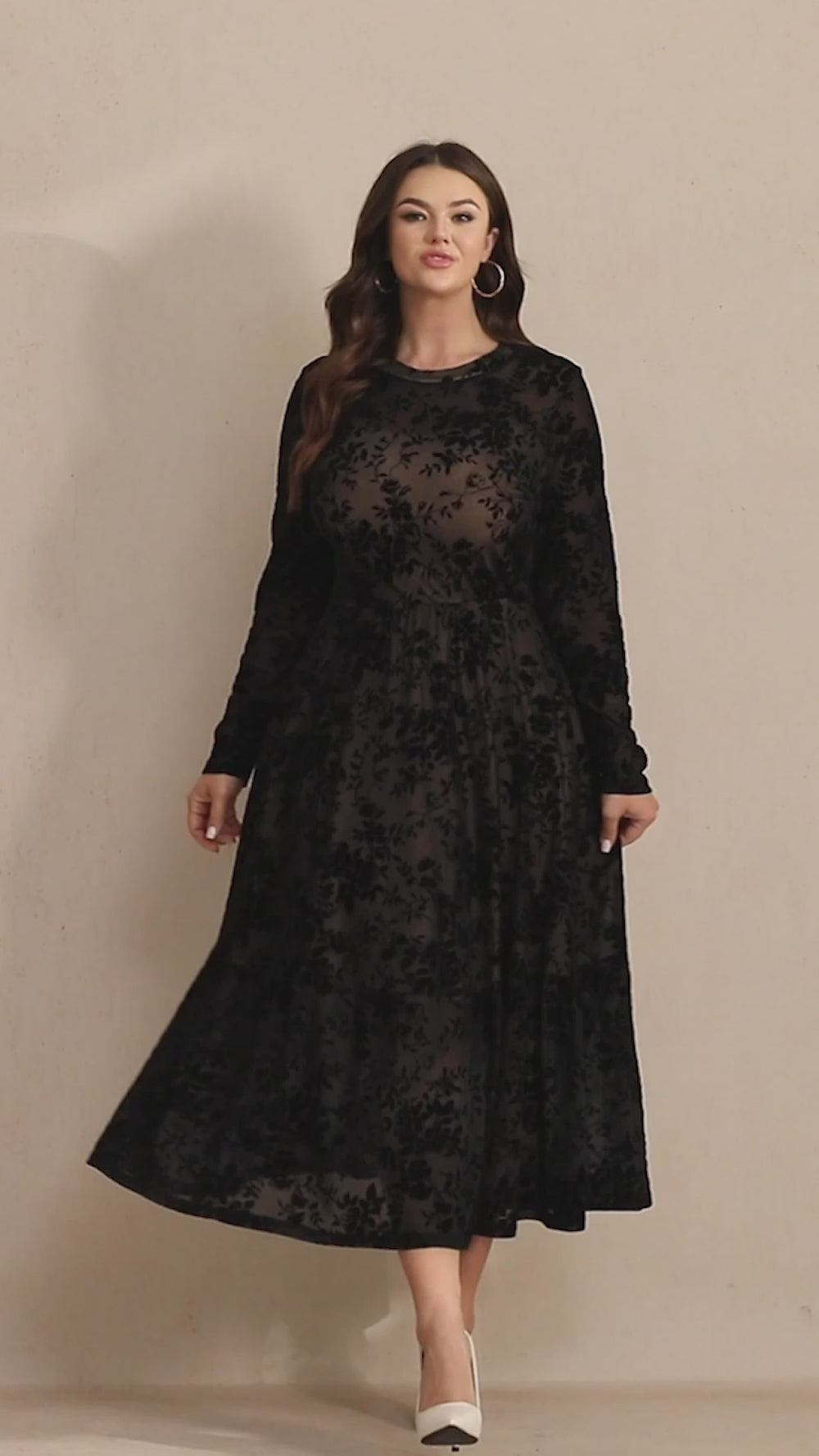 RWJ 6794 Plus Size Lace Long-Sleeve Midi Dress in motion