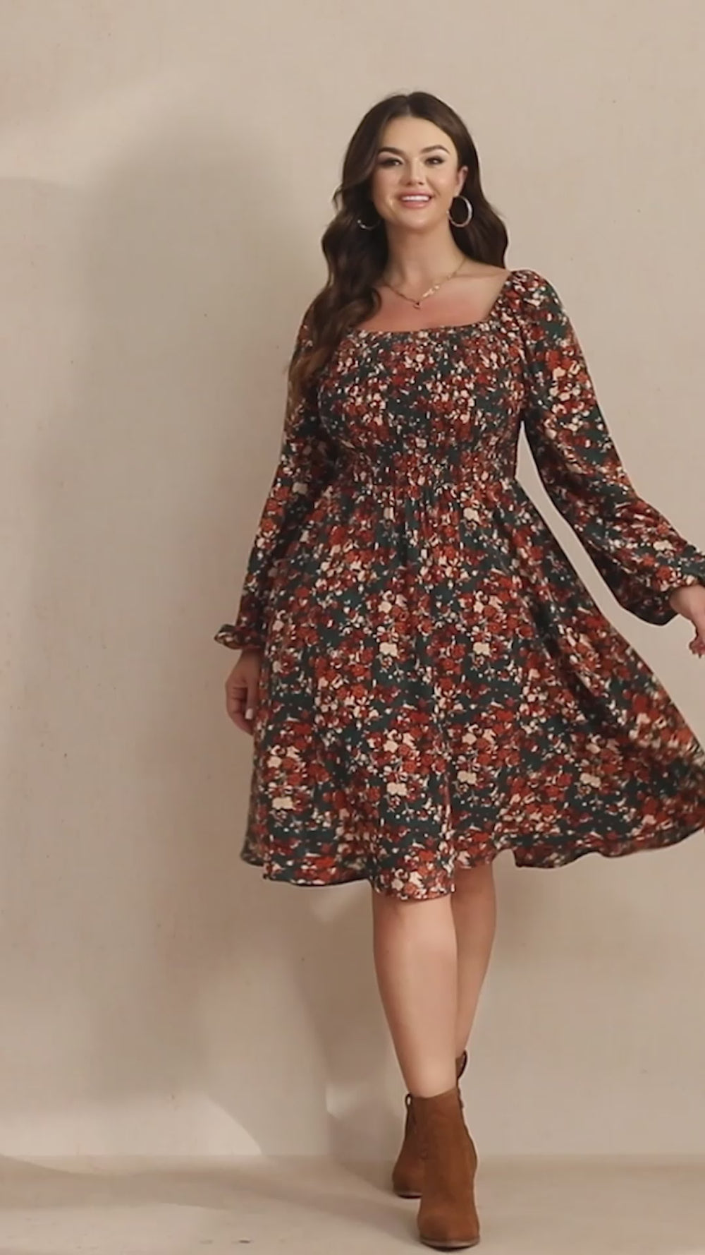 RWJ 6807 Plus Size Floral Long-Sleeve Midi Dress in motion
