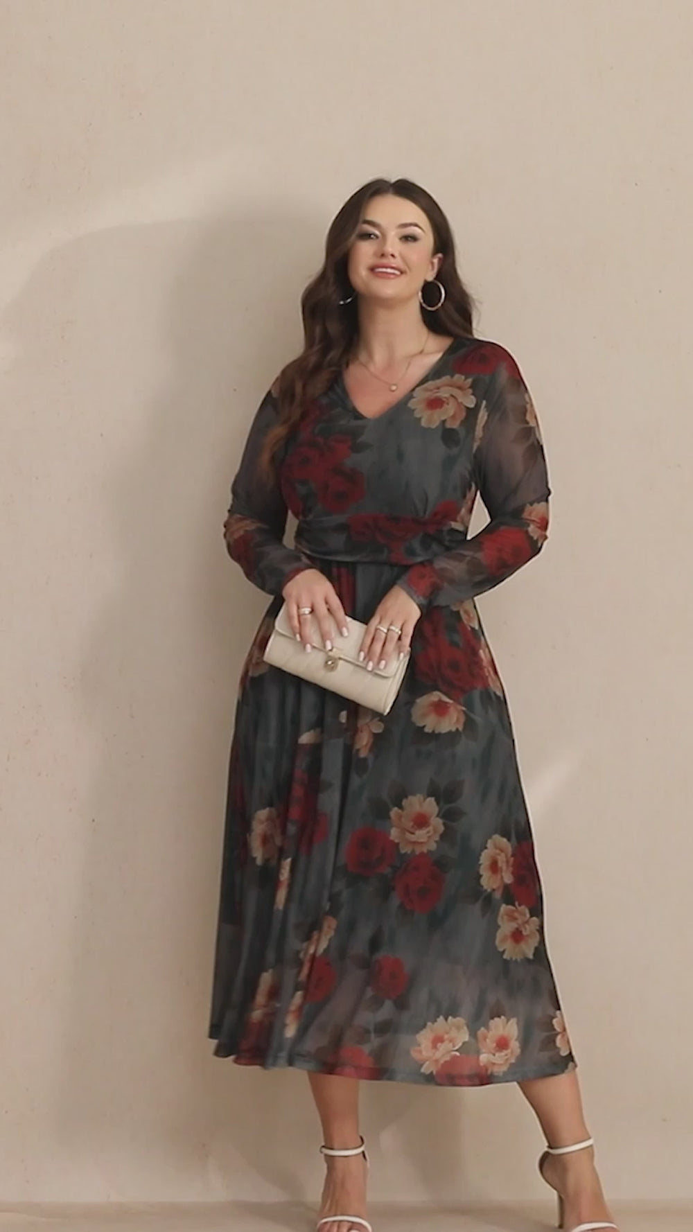 RWJ 6803 Plus Size Floral Long-Sleeve Maxi Dress in motion