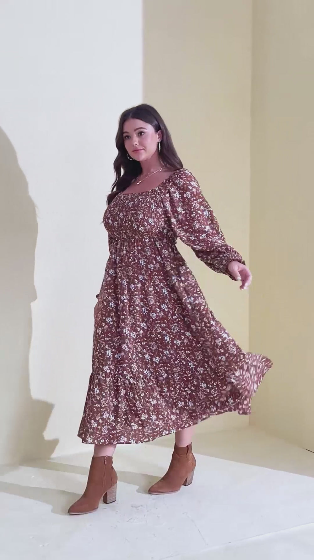 RWJ 6681 Brown Floral dress in motion