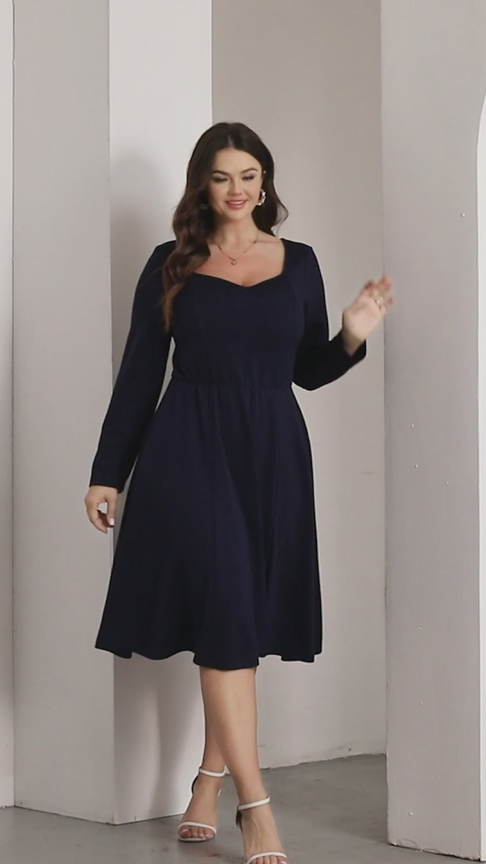 RWJ 6792 Navy Blue square-neck long-sleeve midi dress in motion