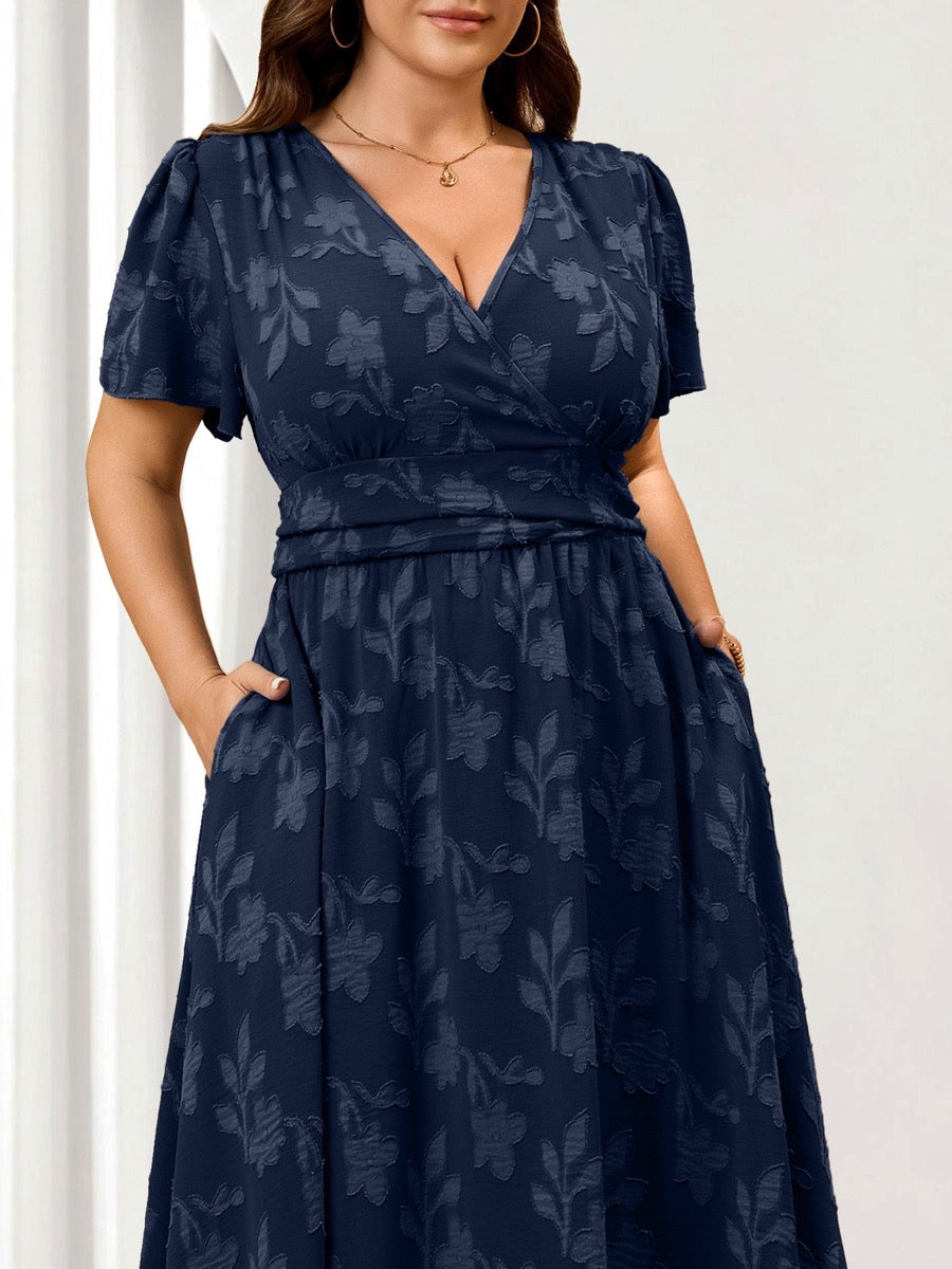 Plus Size Lace V-Neck Midi Dress — Navy Blue close-up detail