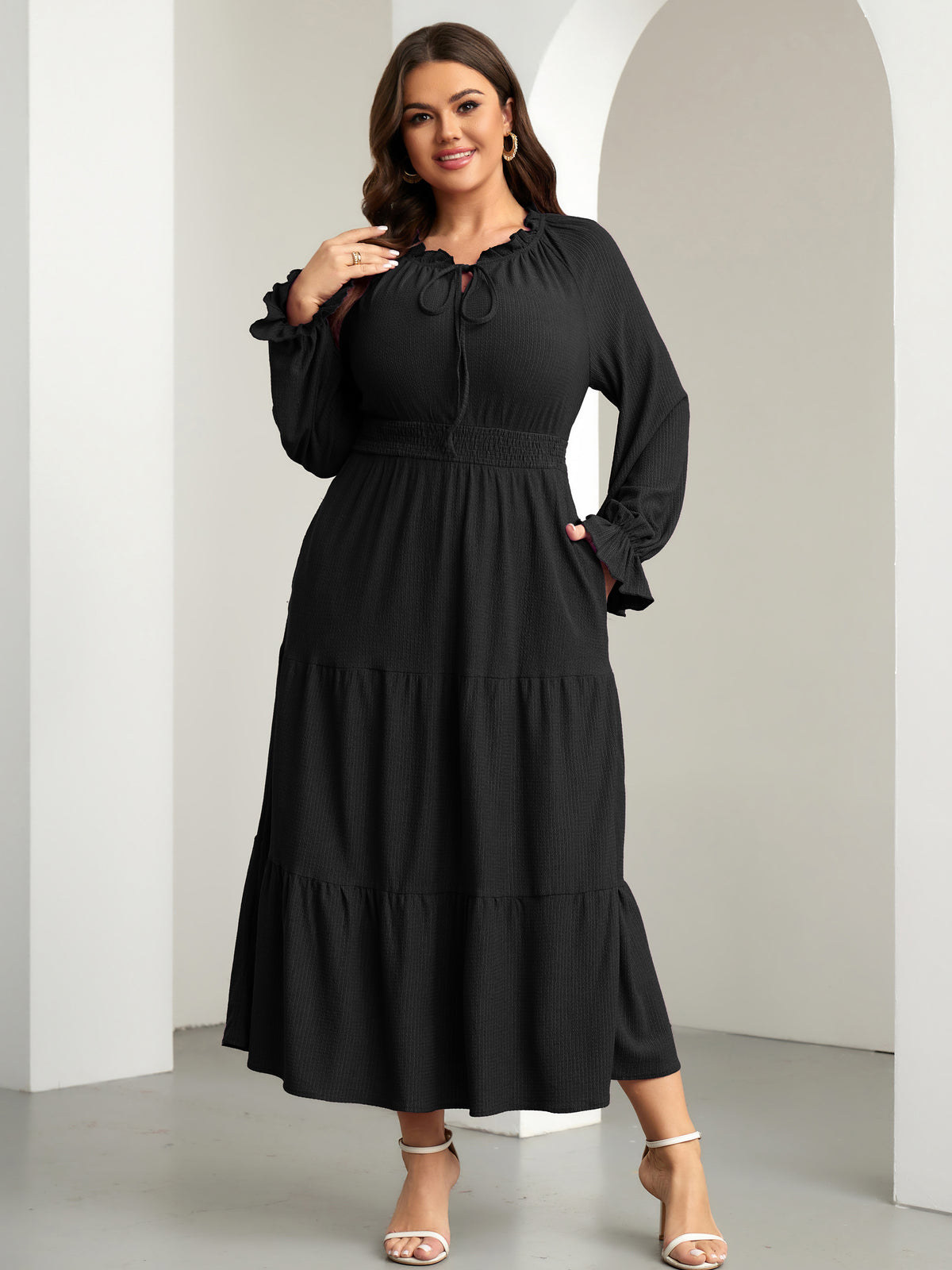RWJ 6813 Black plus size tie V-neck puff-sleeve maxi dress
