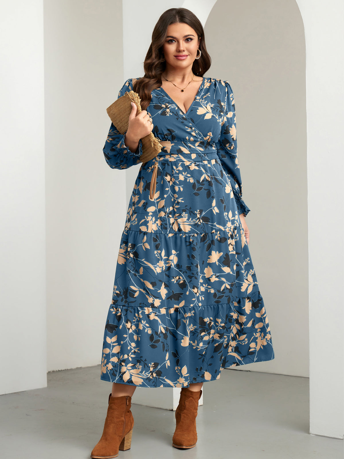 RWJ 6814 Dusty Blue Floral detail image